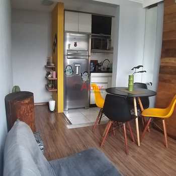 Apartamento em São Paulo, bairro Campo Limpo