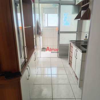 Apartamento em São Paulo, bairro Vila Carmosina