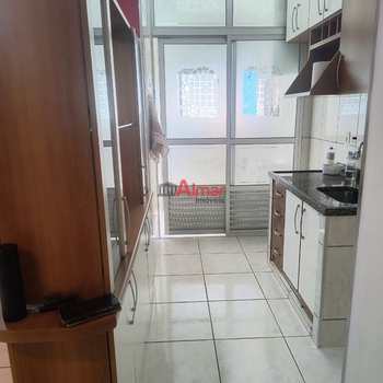 Apartamento em São Paulo, bairro Vila Carmosina