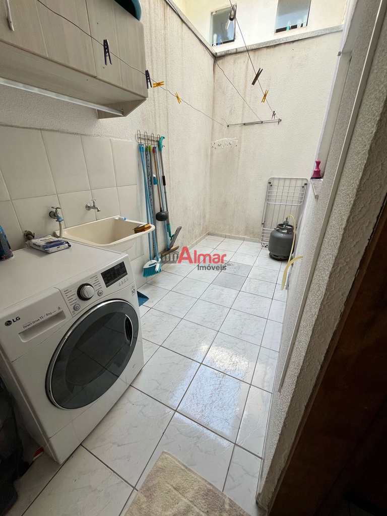 Sobrado de Condomínio em São Paulo, no bairro Itaquera