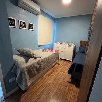 Sobrado de Condomínio em São Paulo, bairro Itaquera