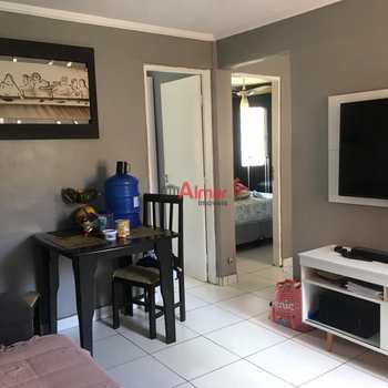 Apartamento em São Paulo, bairro Conjunto Habitacional Fazenda do Carmo
