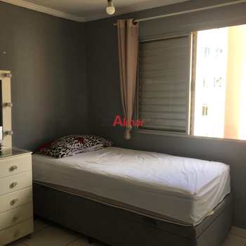 Apartamento em São Paulo, bairro Conjunto Habitacional Fazenda do Carmo