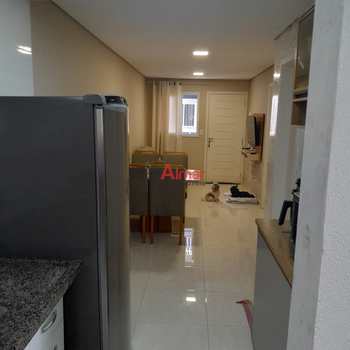 Apartamento em São Paulo, bairro Vila Carmosina
