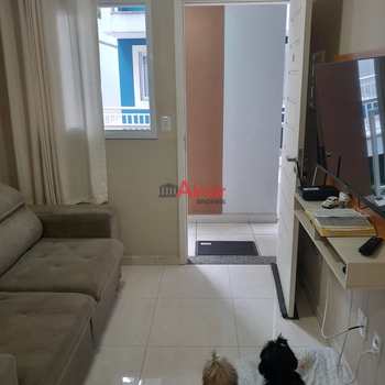 Apartamento em São Paulo, bairro Vila Carmosina
