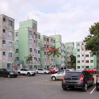 Apartamento em Poá, bairro Jardim Itamarati