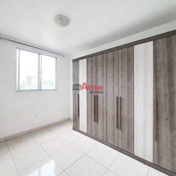 Apartamento em Poá, bairro Jardim Itamarati