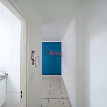 Apartamento em Poá, bairro Jardim Itamarati