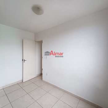 Apartamento em Poá, bairro Jardim Itamarati