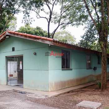 Apartamento em Poá, bairro Jardim Itamarati