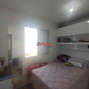 Apartamento em São Paulo, bairro Vila Carmosina
