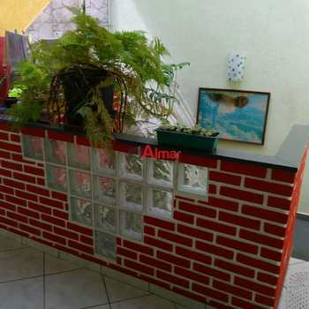 Sobrado em Itaquaquecetuba, bairro Jardim dos Ipês