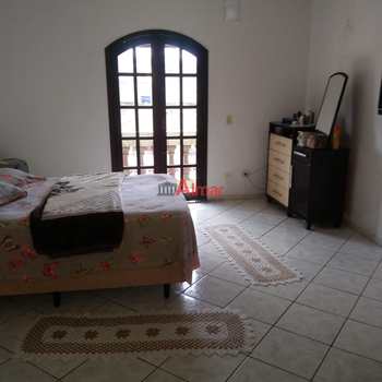 Sobrado em Itaquaquecetuba, bairro Jardim dos Ipês