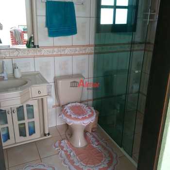 Sobrado em Itaquaquecetuba, bairro Jardim dos Ipês