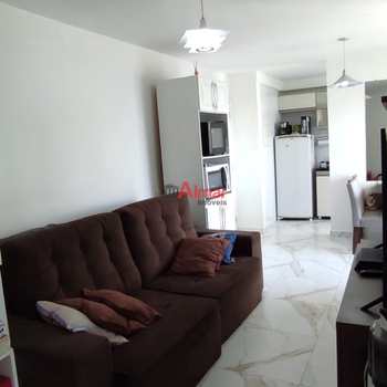 Apartamento em Palmeiras de São Paulo, bairro Vila Antonieta