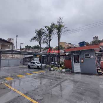 Apartamento em São Paulo, bairro Vila Carmosina