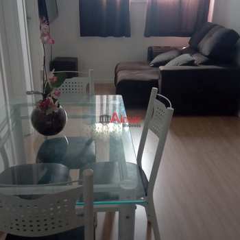 Apartamento em Ferraz de Vasconcelos, bairro Vila São Paulo