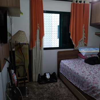 Apartamento em Praia Grande, bairro Tupi