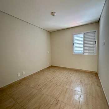 Apartamento em Monte Mor, bairro Centro