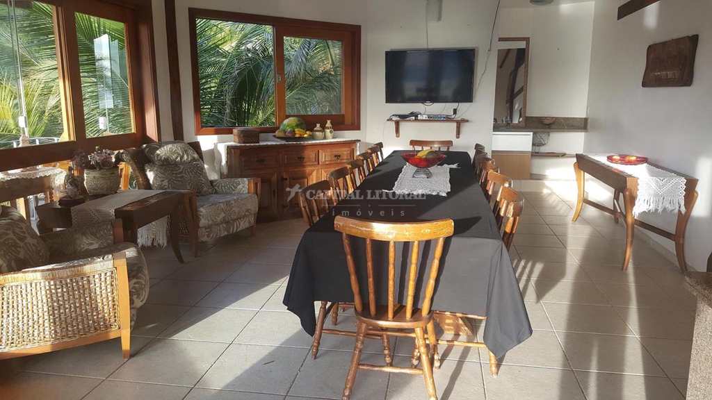 Casa em Ilhabela, no bairro Siriúba