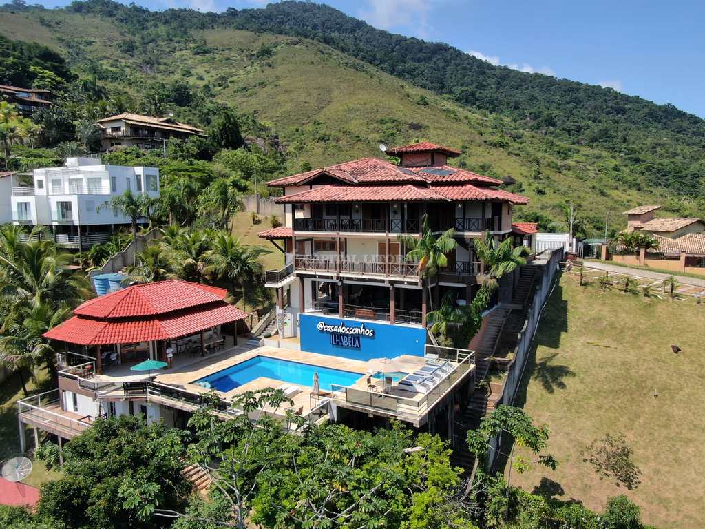 Casa em Ilhabela, no bairro Siriúba
