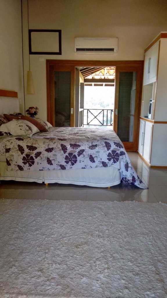 Casa em Ilhabela, no bairro Siriúba