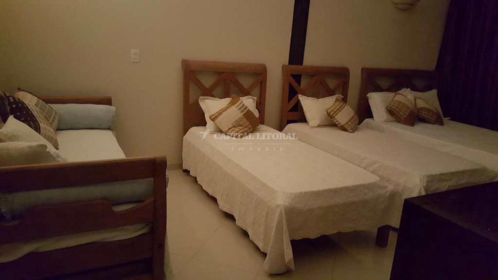 Casa em Ilhabela, no bairro Siriúba