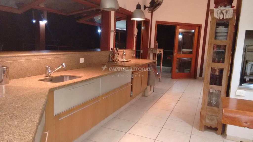 Casa em Ilhabela, no bairro Siriúba