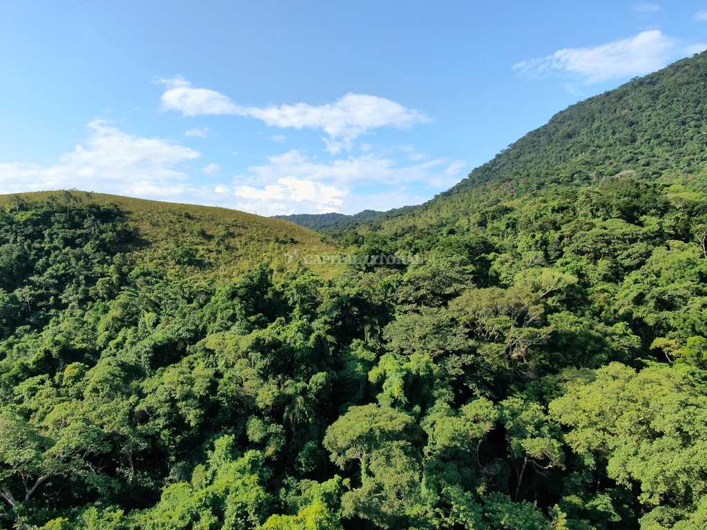 Casa em Ilhabela, no bairro Siriúba