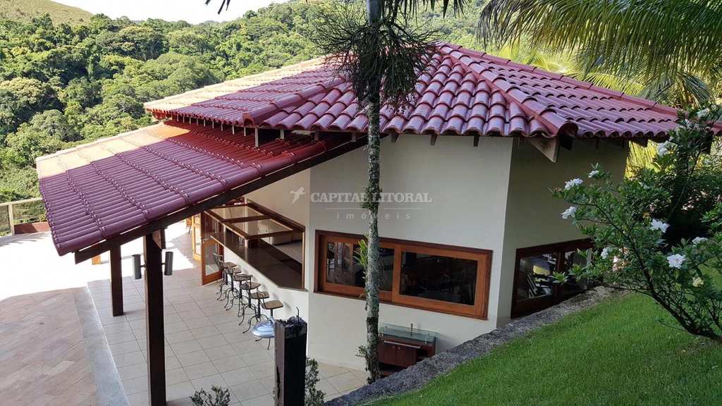 Casa em Ilhabela, no bairro Siriúba