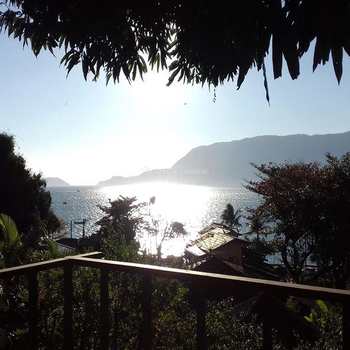 Casa em Ilhabela, bairro Praia Grande