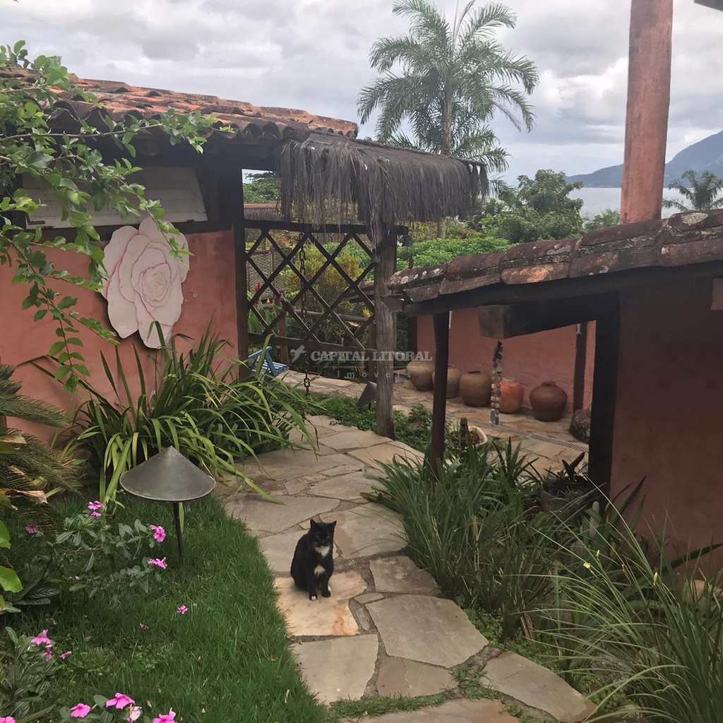 Casa em Ilhabela, no bairro Feiticeira