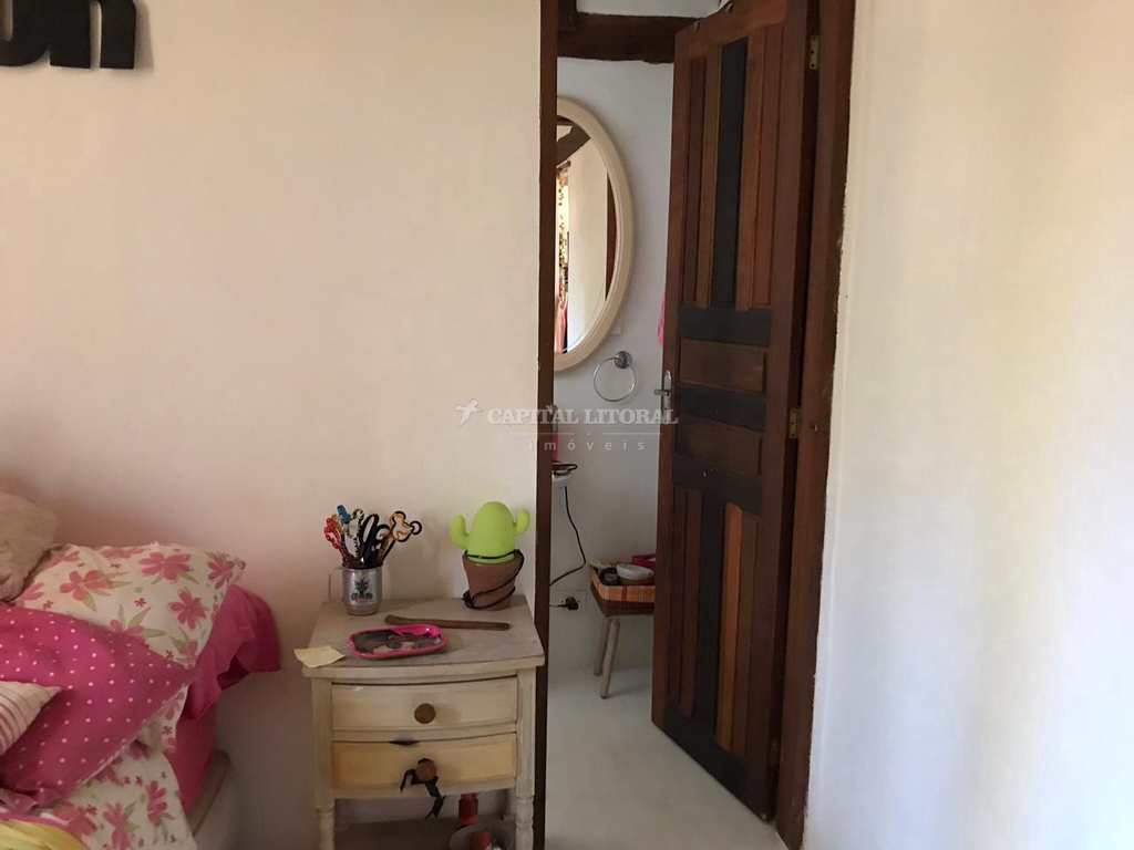 Casa em Ilhabela, no bairro Feiticeira