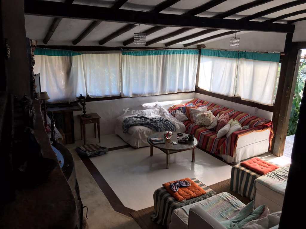 Casa em Ilhabela, no bairro Feiticeira