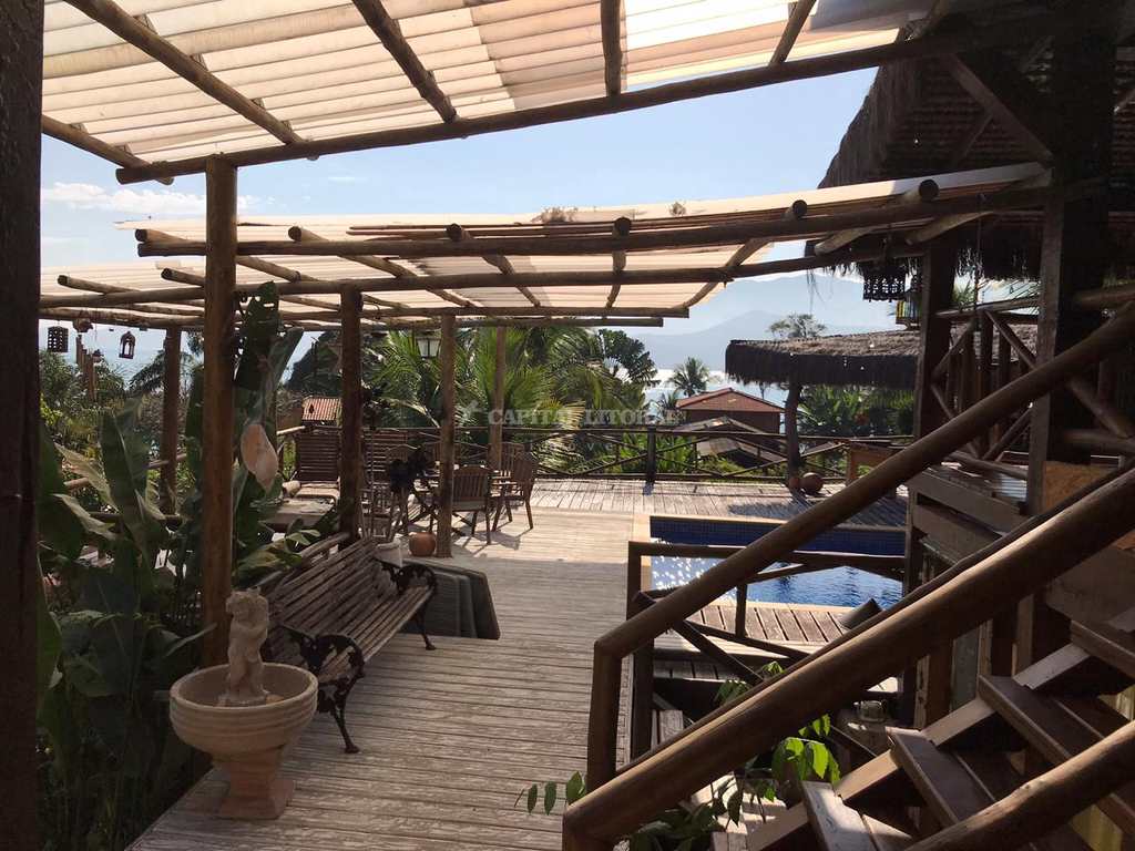 Casa em Ilhabela, no bairro Feiticeira