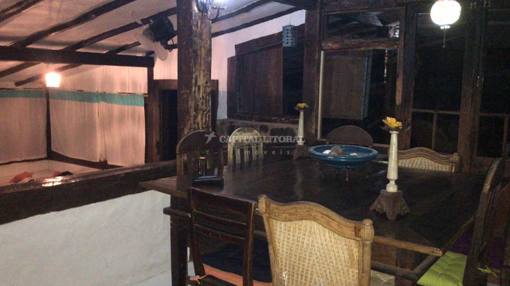 Casa em Ilhabela, no bairro Feiticeira