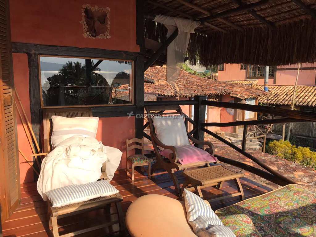 Casa em Ilhabela, no bairro Feiticeira