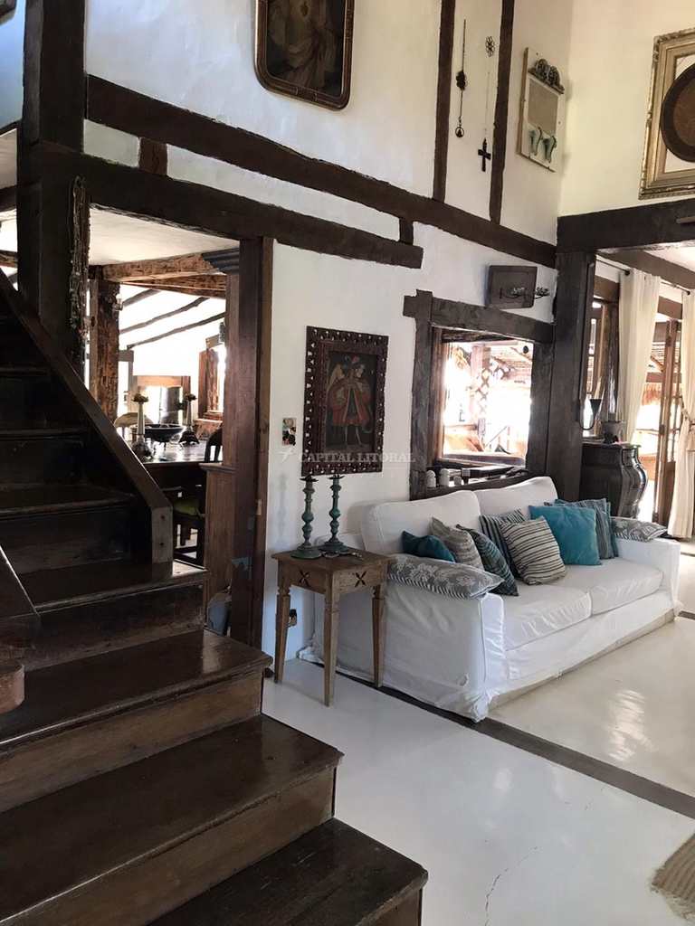 Casa em Ilhabela, no bairro Feiticeira