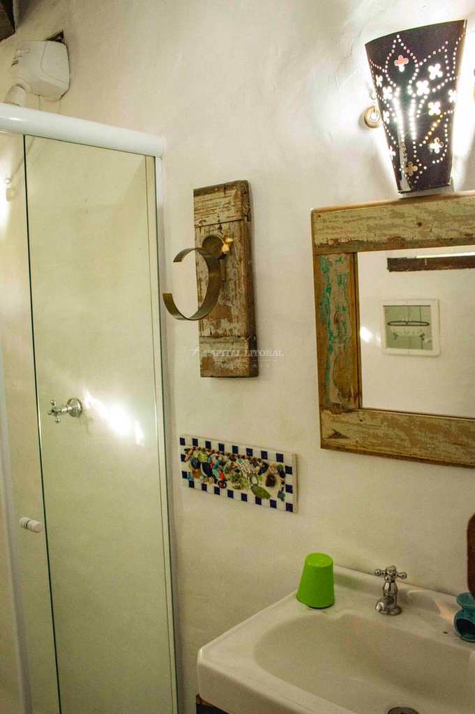 Casa em Ilhabela, no bairro Feiticeira