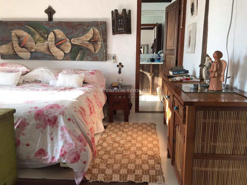 Casa em Ilhabela, no bairro Feiticeira