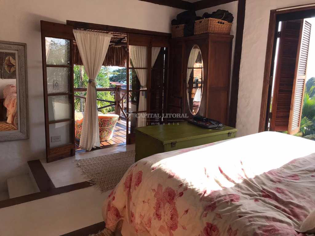 Casa em Ilhabela, no bairro Feiticeira