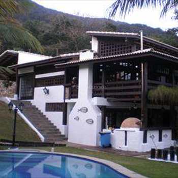Casa em São Sebastião, bairro Guaecá