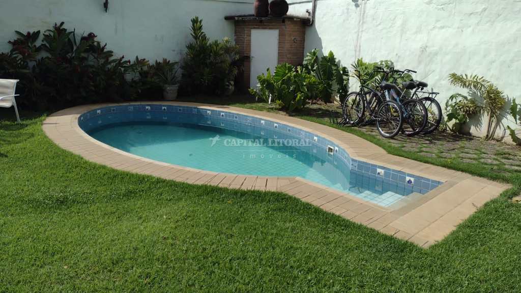 Casa em Ilhabela, no bairro Perequê