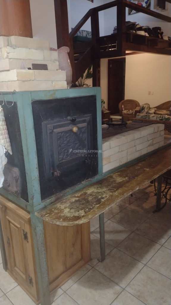 Casa em Ilhabela, no bairro Perequê