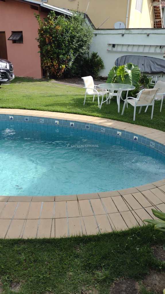 Casa em Ilhabela, no bairro Perequê