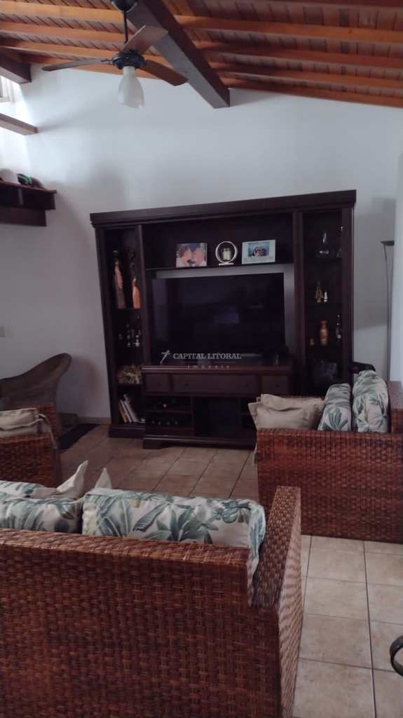 Casa em Ilhabela, no bairro Perequê