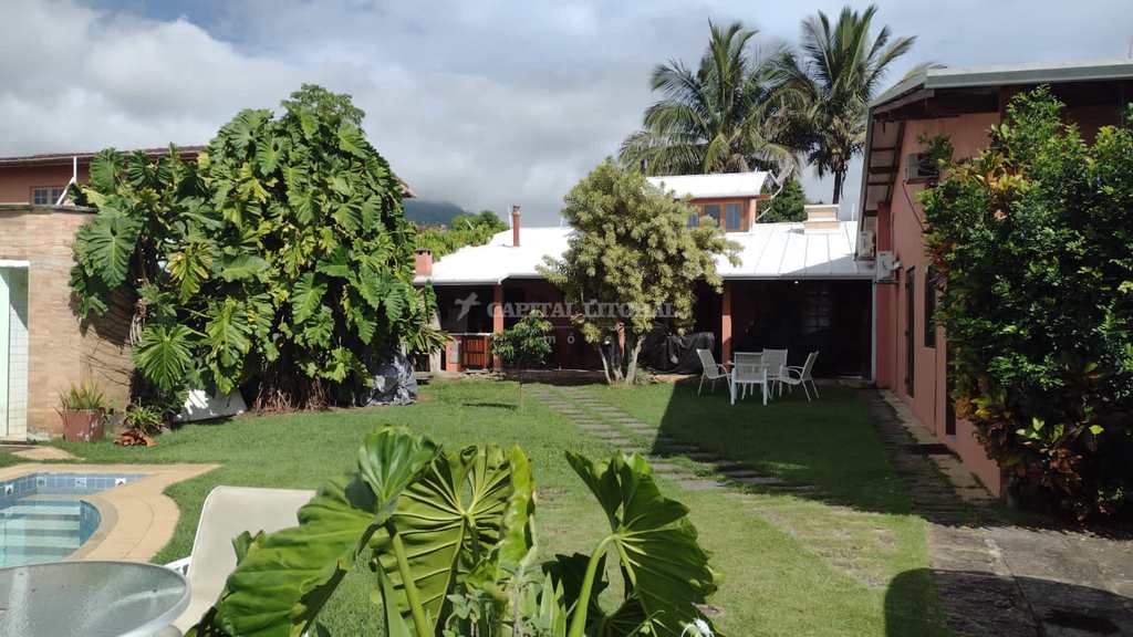 Casa em Ilhabela, no bairro Perequê