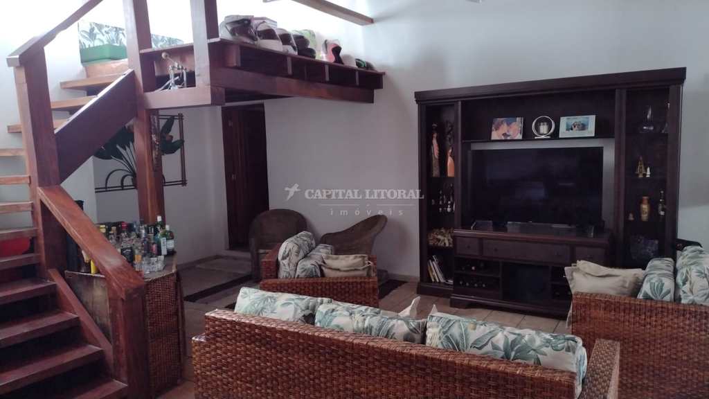 Casa em Ilhabela, no bairro Perequê
