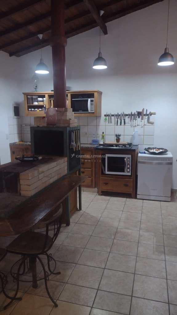 Casa em Ilhabela, no bairro Perequê