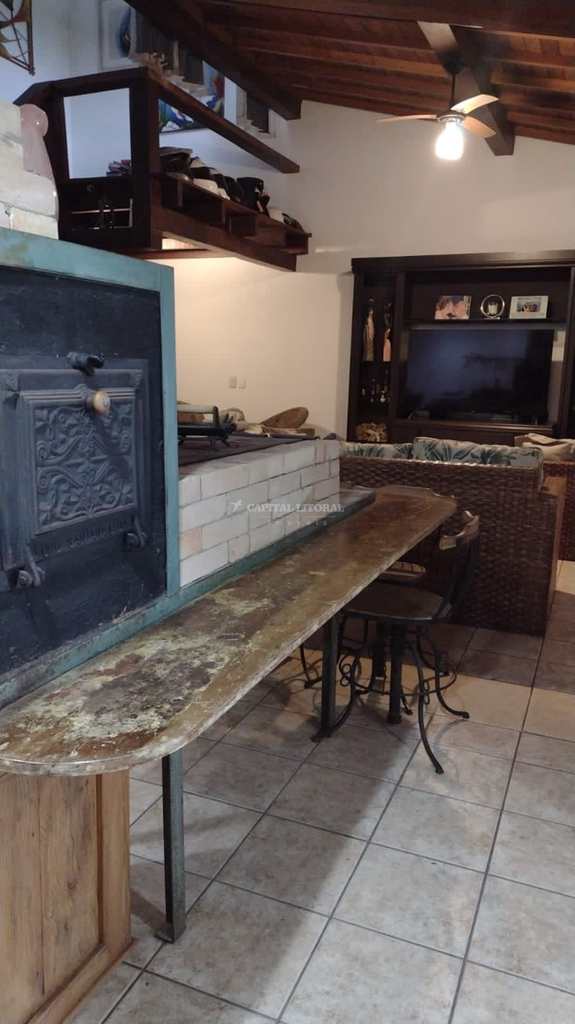Casa em Ilhabela, no bairro Perequê